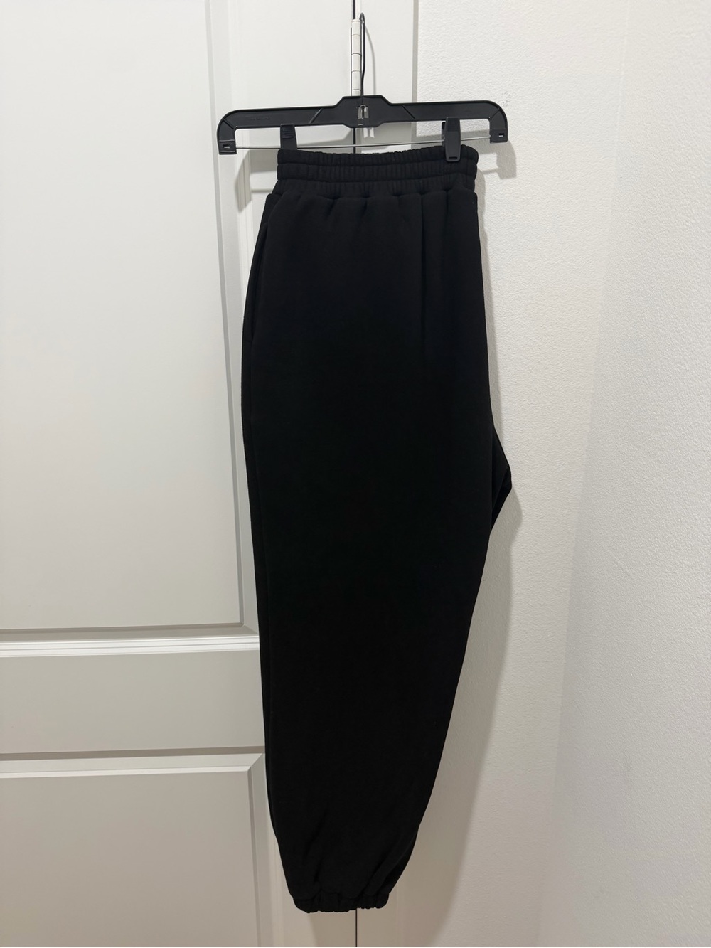 Comfrt Signature Sweatpants in Onyx - Picture 5 of 9